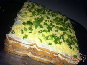Торт-салат с крекерами и тунцом Торт-салат с крекерами и тунцом