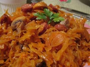 Тушеная капуста с грибами и охотничими колбасками Тушеная капуста с грибами и охотничими колбасками
