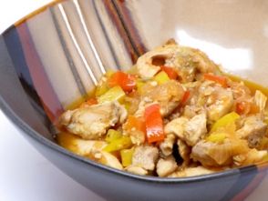 Тушеная курица в мультиварке Тушеная курица в мультиварке