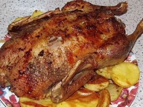 Утка, запечённая с яблоками Утка, запечённая с яблоками