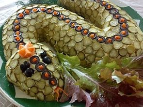Вкусное и быстрое блюдо в форме змеи для Нового года Вкусное и быстрое блюдо в форме змеи для Нового года