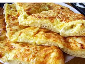 Хачапури с сыром и творогом Хачапури с сыром и творогом