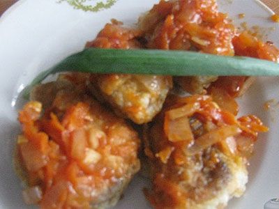 Хек тушеный с овощами Хек тушеный с овощами
