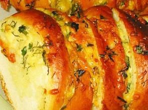 Хлеб с сыром и чесноком Хлеб с сыром и чесноком
