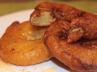 Яблоки и груши в кляре с медом и корицей Яблоки и груши в кляре с медом и корицей