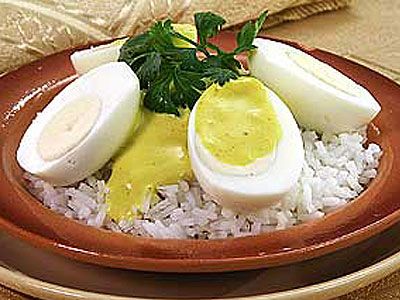 Яйца с рисом и соусом карри Яйца с рисом и соусом карри
