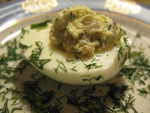 Яйцо, фаршированное сельдью Яйцо, фаршированное сельдью