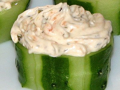 Закуска из огурцов с семгой Закуска из огурцов с семгой