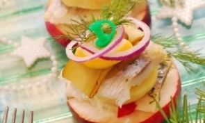 Закуска с яблоком, картофелем и сельдью Закуска с яблоком, картофелем и сельдью