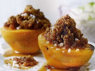 Запеченная хурма с миндальной крошкой Запеченная хурма с миндальной крошкой