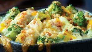 Запеканка с курицей и брокколи Запеканка с курицей и брокколи