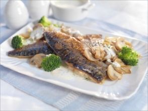 Жареная скумбрия с брокколи Жареная скумбрия с брокколи