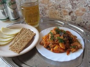 Жаркое с мясом и грибами в мультиварке Жаркое с мясом и грибами в мультиварке