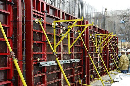 Что стоит за поставками опалубки и строительной химии